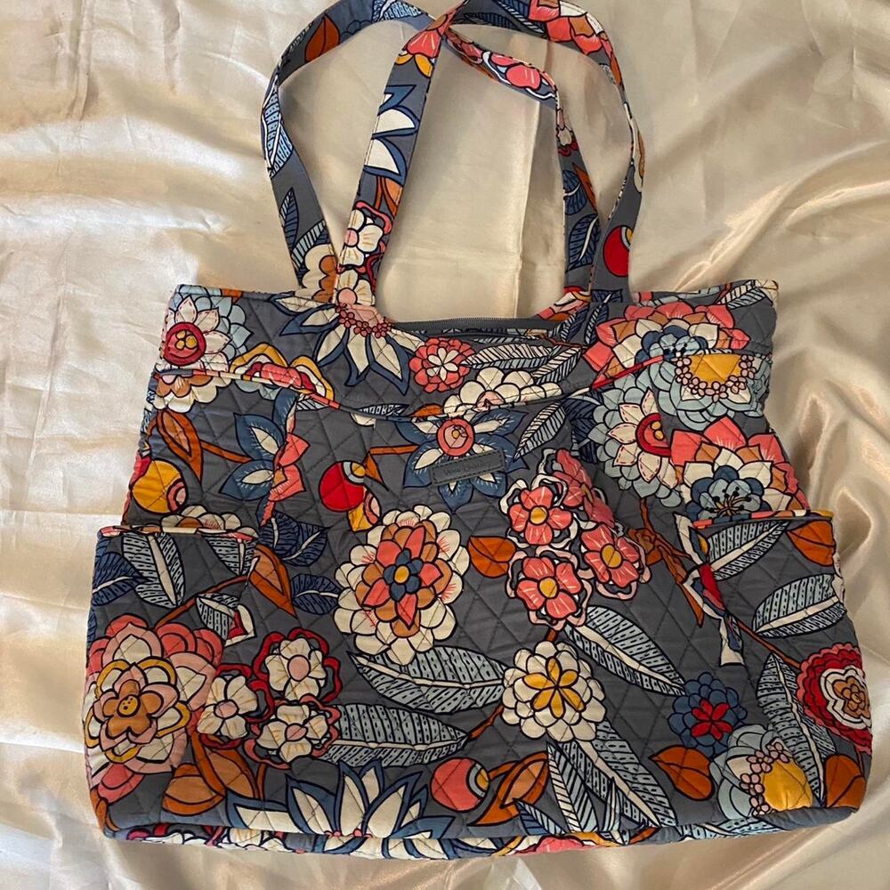 Vera Bradley “tropical evening” tote